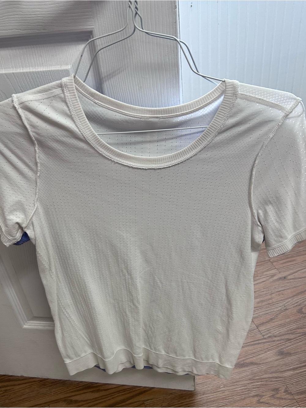Women’s Short Sleeve perforated Tee - white